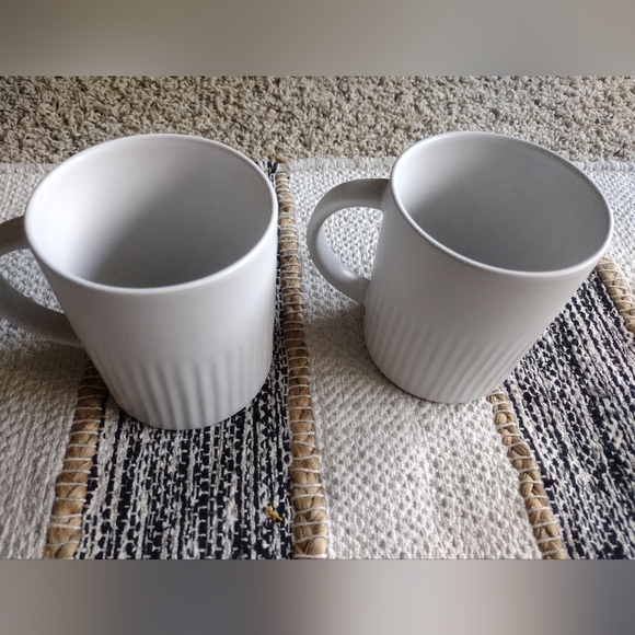 Two Pottery Barn Large Coffee Mugs Ridge Textured Stoneware Mugs - Picture 2 of 7